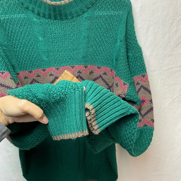 Astra Sweater - Picture 3 of 6